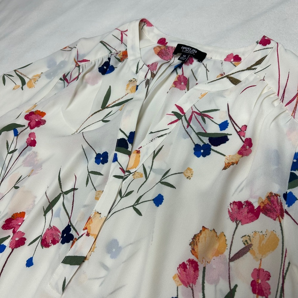 Curves 360 by NYDJ Floral V-Neck Blouse White Pink Orange Blue Size M
